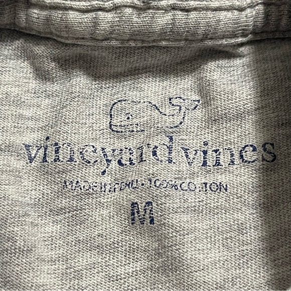 Vineyard Vines Men's LS Hooded Football Graphic Shirt Size Medium - Picture 2 of 9